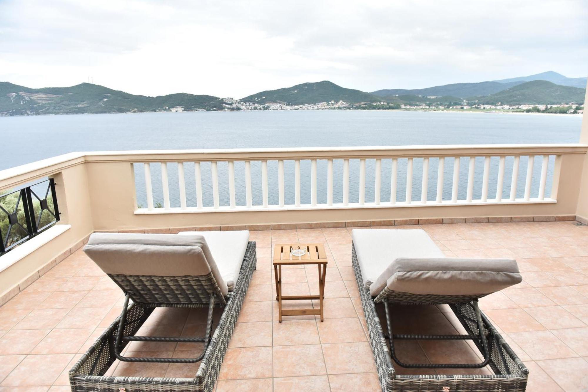 Palio Suites PalaiónTsiflíkion Buitenkant foto