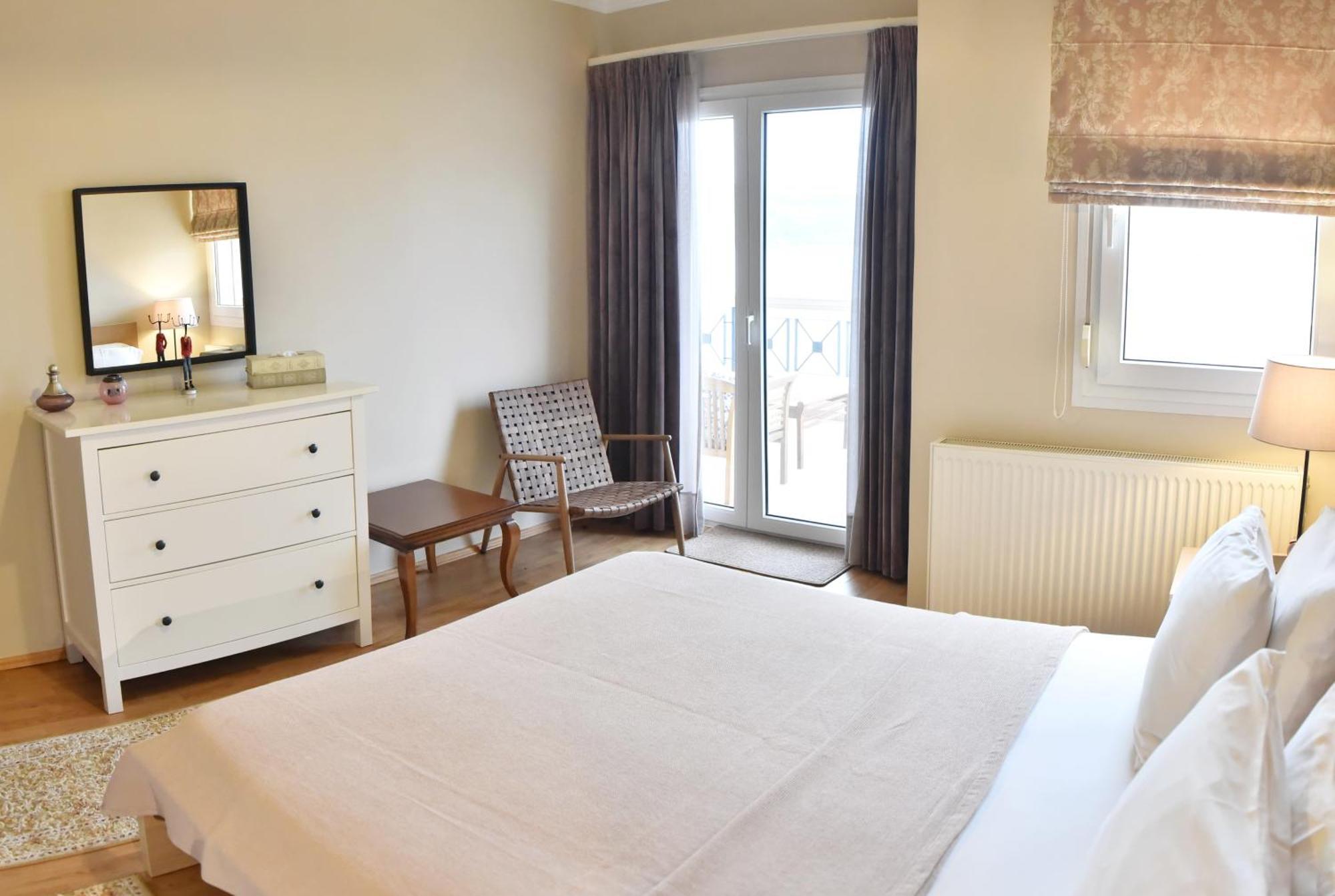 Palio Suites PalaiónTsiflíkion Buitenkant foto