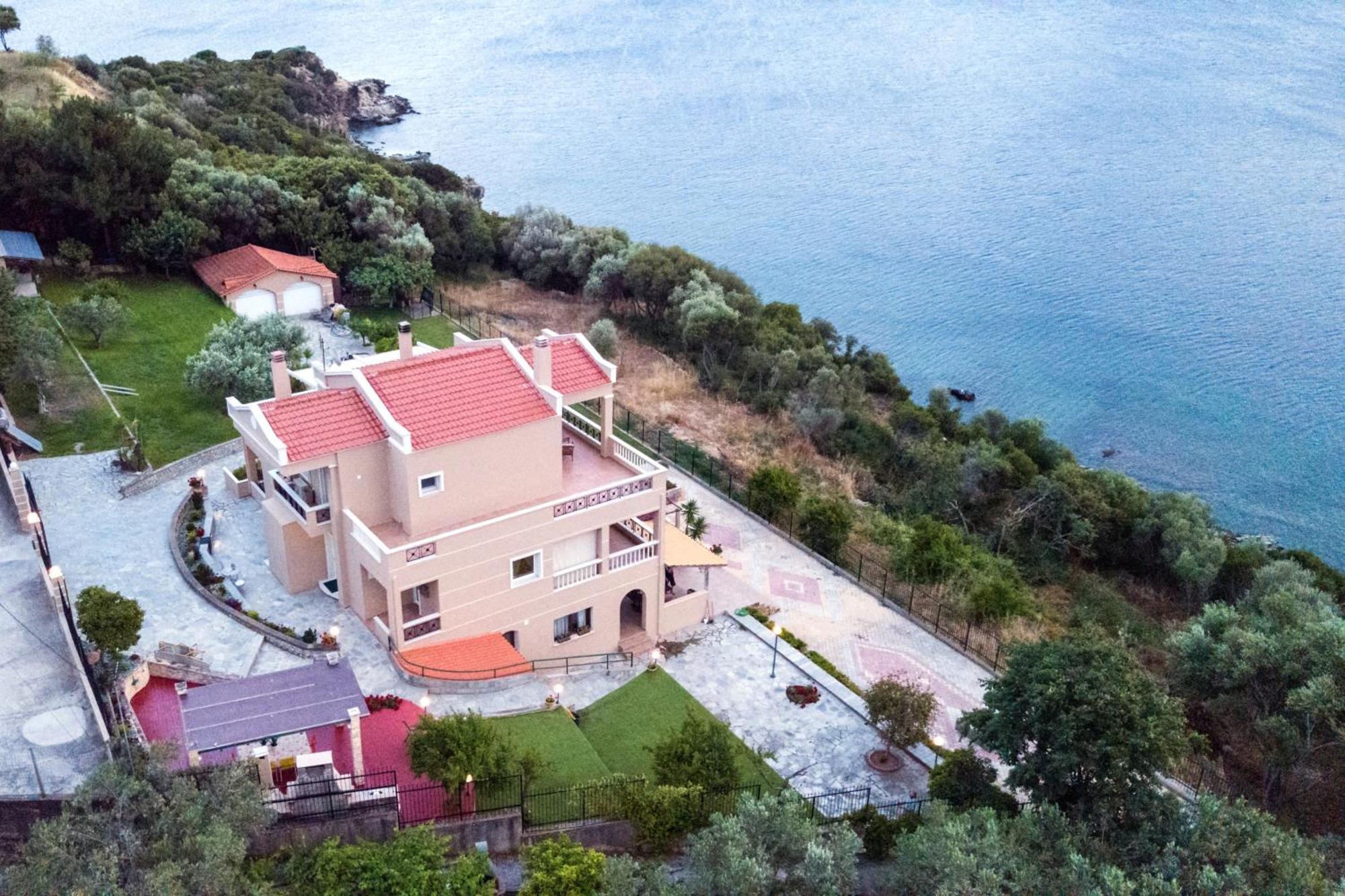 Palio Suites PalaiónTsiflíkion Buitenkant foto